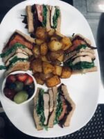 CHICKEN CLUB SANDWICH